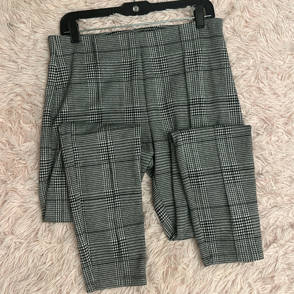 Houndstooth stretch straight dress pants.  Worn 1 time! Comfortable fit
